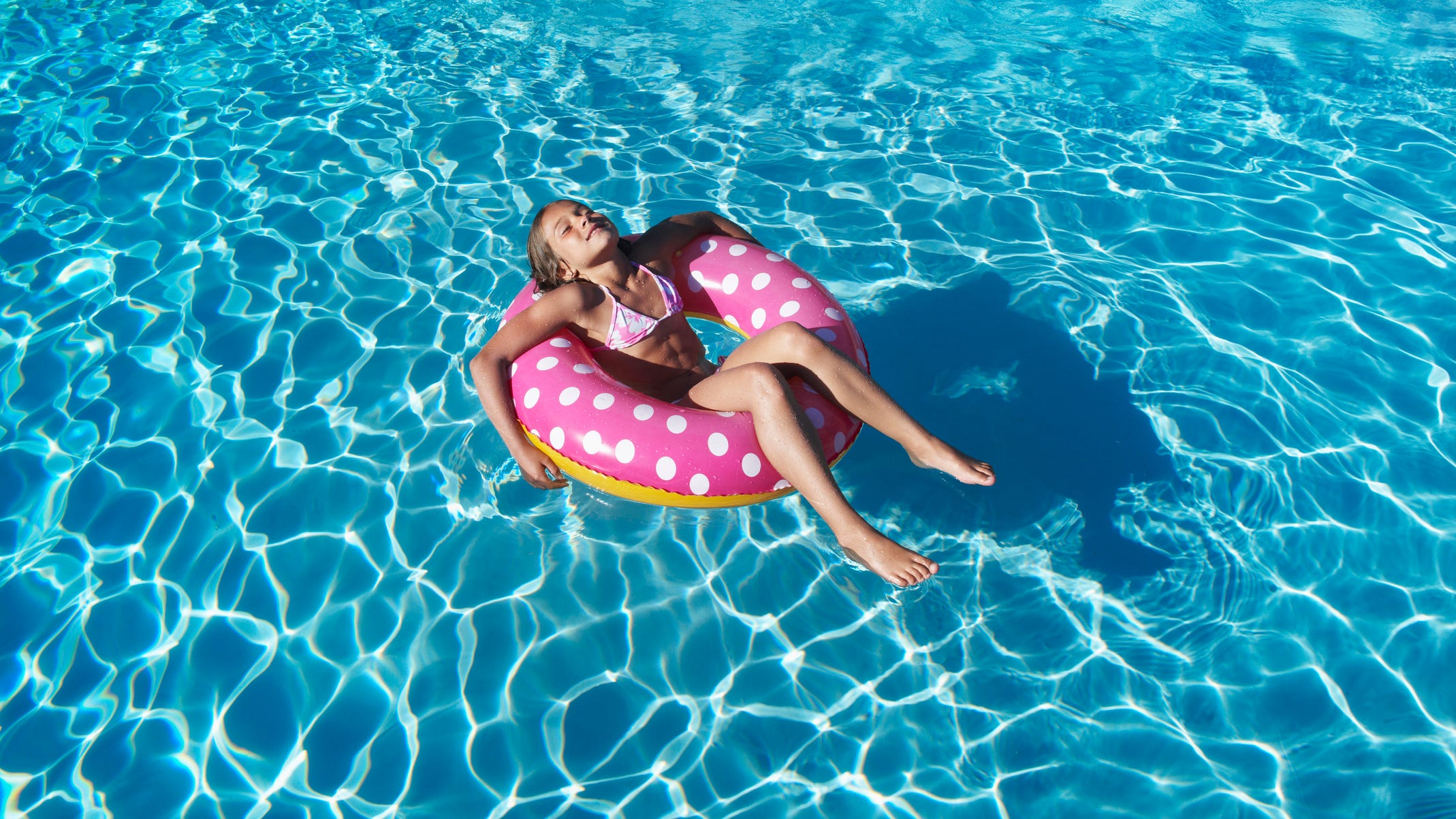 buiten zwemmen kinderen